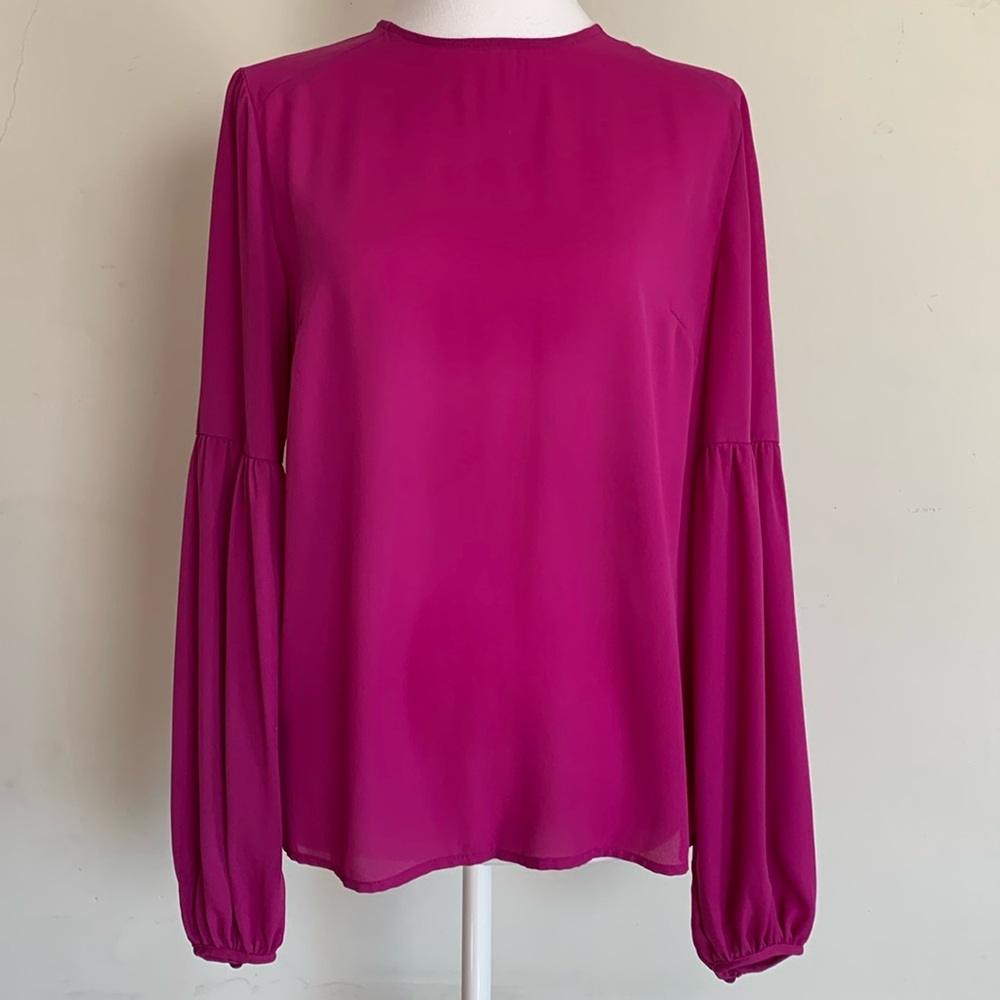 Women’s Blouse, XS size with lantern style sleeves. Bright magenta color.
